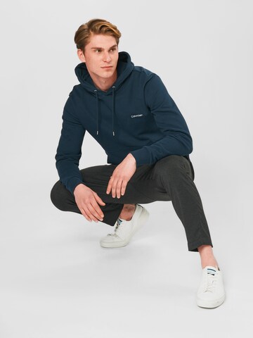 Calvin Klein Regular Fit Sweatshirt in Blau