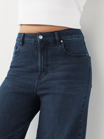 Next - Pierna ancha Vaquero 'Hourglass' en azul