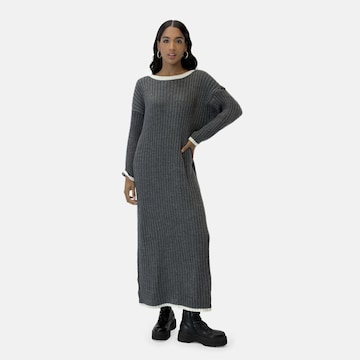 Elara Knitted dress in Grey: front
