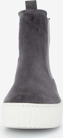 GABOR Chelsea Boots in Grau