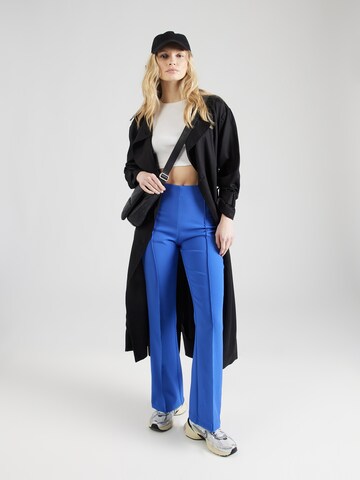 ONLY - Flared Calças com vincos 'ASTRID' em azul