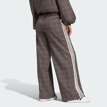 Wide leg Pantaloni di ADIDAS ORIGINALS in marrone