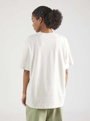 Nike Sportswear T-Shirt 'Essentials' in Weiß