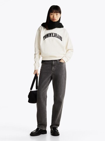 Tommy Jeans Sweatshirt in Beige