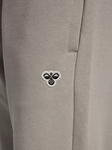 Hummel Loosefit Sporthose in Grau