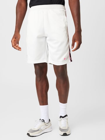 Nike Sportswear Широка кройка Панталон 'REPEAT' в бяло: отпред