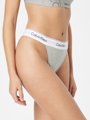 Calvin Klein Underwear String in Grijs: voorkant