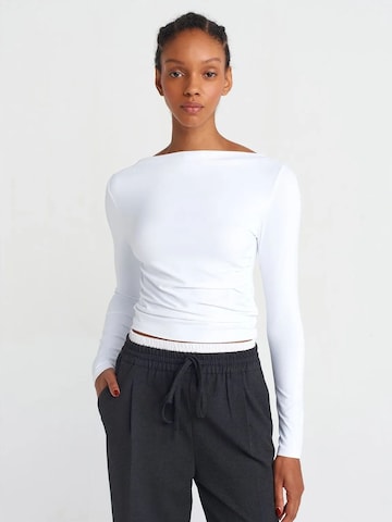 Dilvin Shirt in White: front