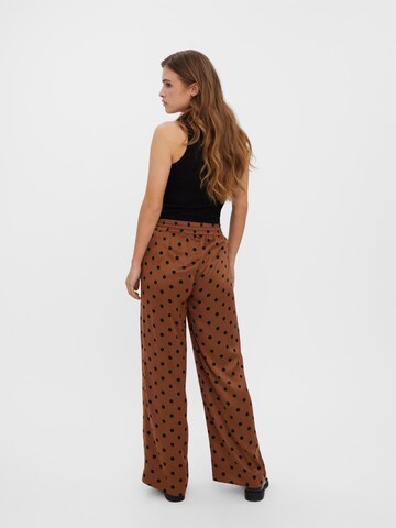 Wide Leg Pantalon 'Essi' VERO MODA en marron