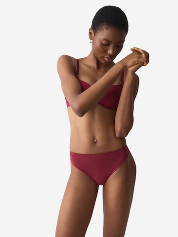 String ' Red Label Pretty Modal ' TRIUMPH en rouge : devant