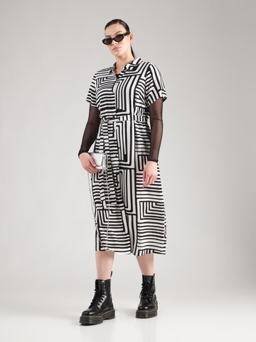 Vero Moda Curve Рокля тип риза 'VMEasy' в черно