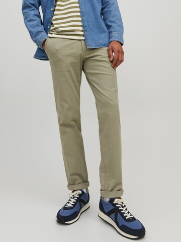 Coupe slim Pantalon chino 'Marco' JACK & JONES en vert : devant