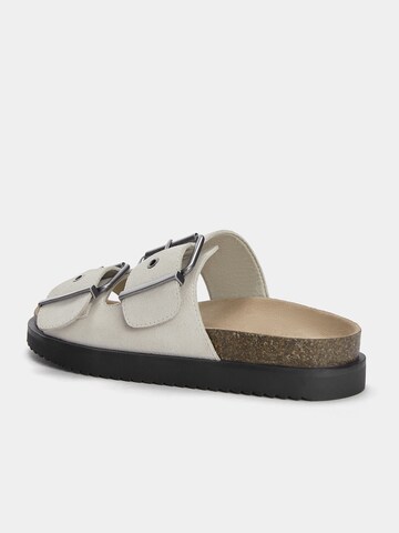 Pull&Bear Pantolette i vit