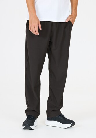 Virtus Regular Sporthose 'Dagen' in Schwarz: Vorderseite