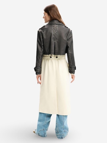 Desigual - Abrigo de entretiempo 'CHAQ_DUOLO 26SWEW34' en beige