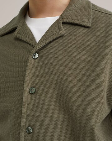 WE Fashion Regular fit Button up shirt in Green