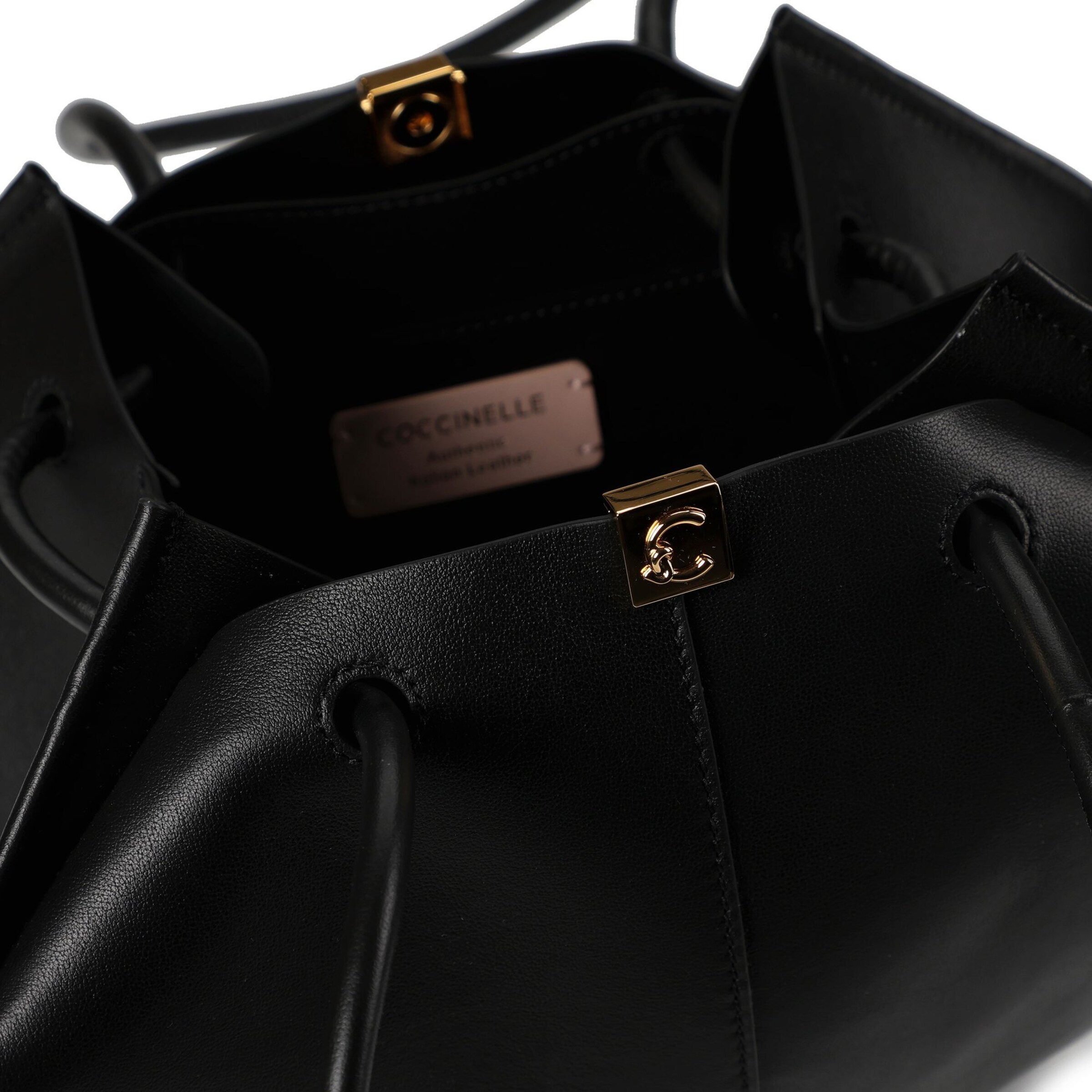 Coccinelle Schoudertas 'Kamy' in Zwart