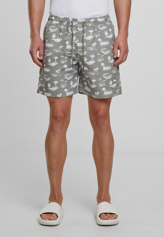 Urban Classics Board Shorts in Green: front