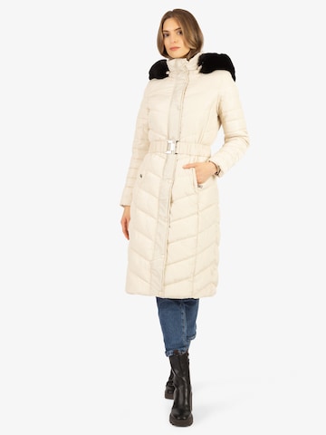 APART Winter Coat in White: front