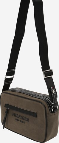 TOMMY HILFIGER Crossbody Bag in Green