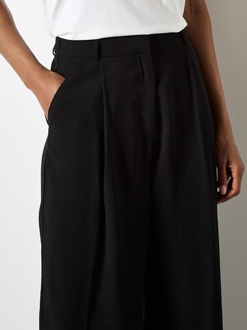 Apricot Wide leg Pants in Black