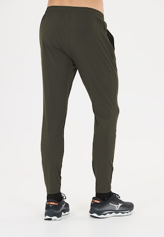 Virtus Tapered Hose 'Alonso V2' in Grün