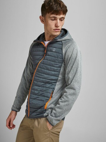 Coupe regular Veste mi-saison JACK & JONES en gris