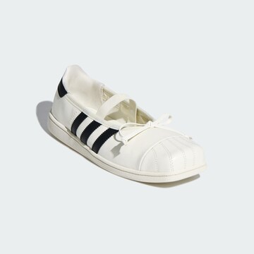 ADIDAS ORIGINALS - Zapatillas deportivas bajas 'Jennie Superstar' en blanco