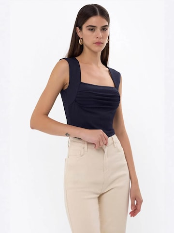Hiccup Top in Blau: Vorderseite