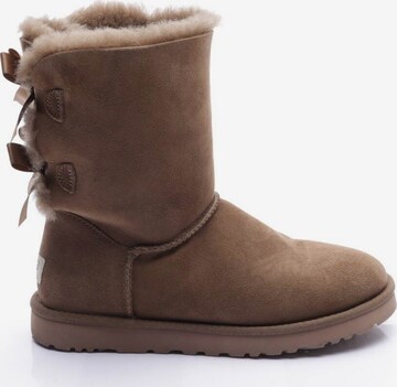 UGG Dress Boots in 38 in Brown: front