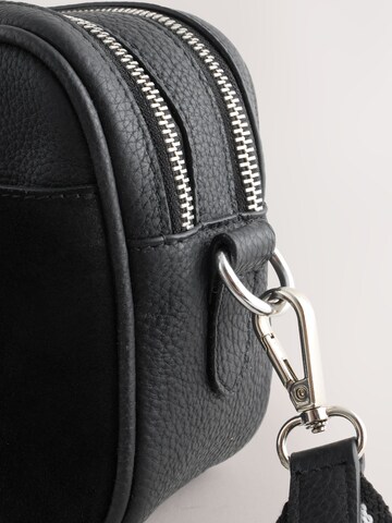 Next Τσάντα ώμου σε μαύρο