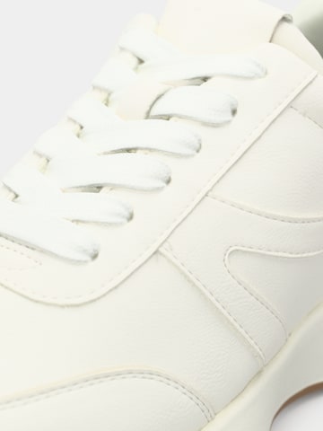 Baskets basses 'DANIIE' CALL IT SPRING en blanc