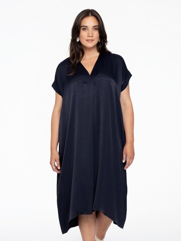 Yoek Dress in Blue: front