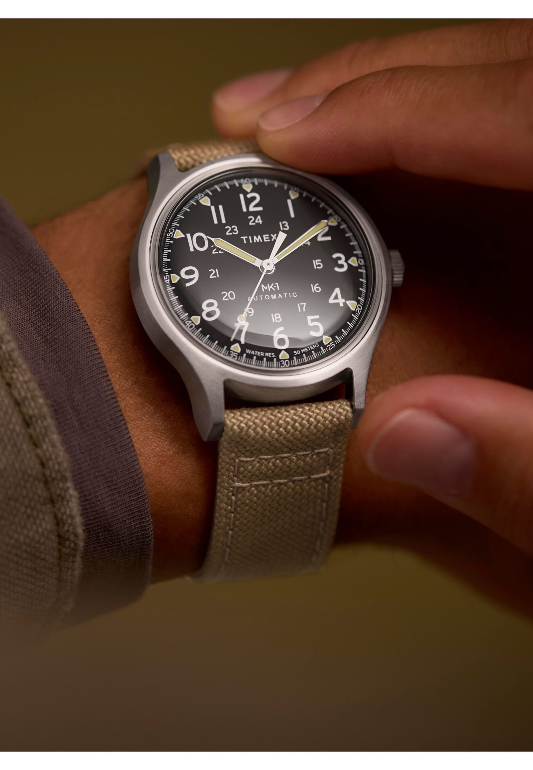 Orologio analogico di TIMEX in beige