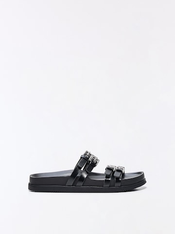 Bershka Чехли в черно