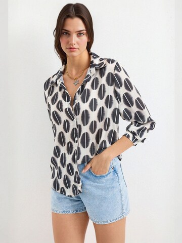 Bigdart - Blusa em preto: frente
