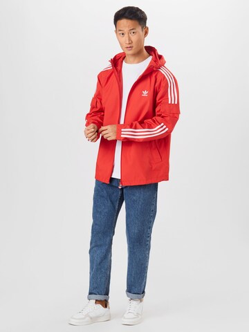 ADIDAS ORIGINALS Φθινοπωρινό και ανοιξιάτικο μπουφάν σε κόκκινο