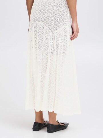 Gonna ' IXLACEY ' di ICHI in bianco