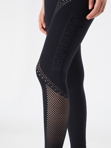 Skinny Pantaloni di Calvin Klein Sport in nero
