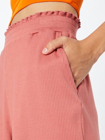 Gina Tricot Regular Pants 'Millie' in Pink