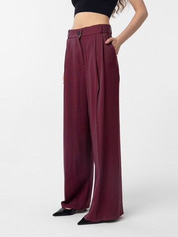 Antioch Loosefit Hose in Rot