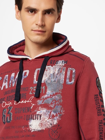 CAMP DAVID Sweatshirt i rød