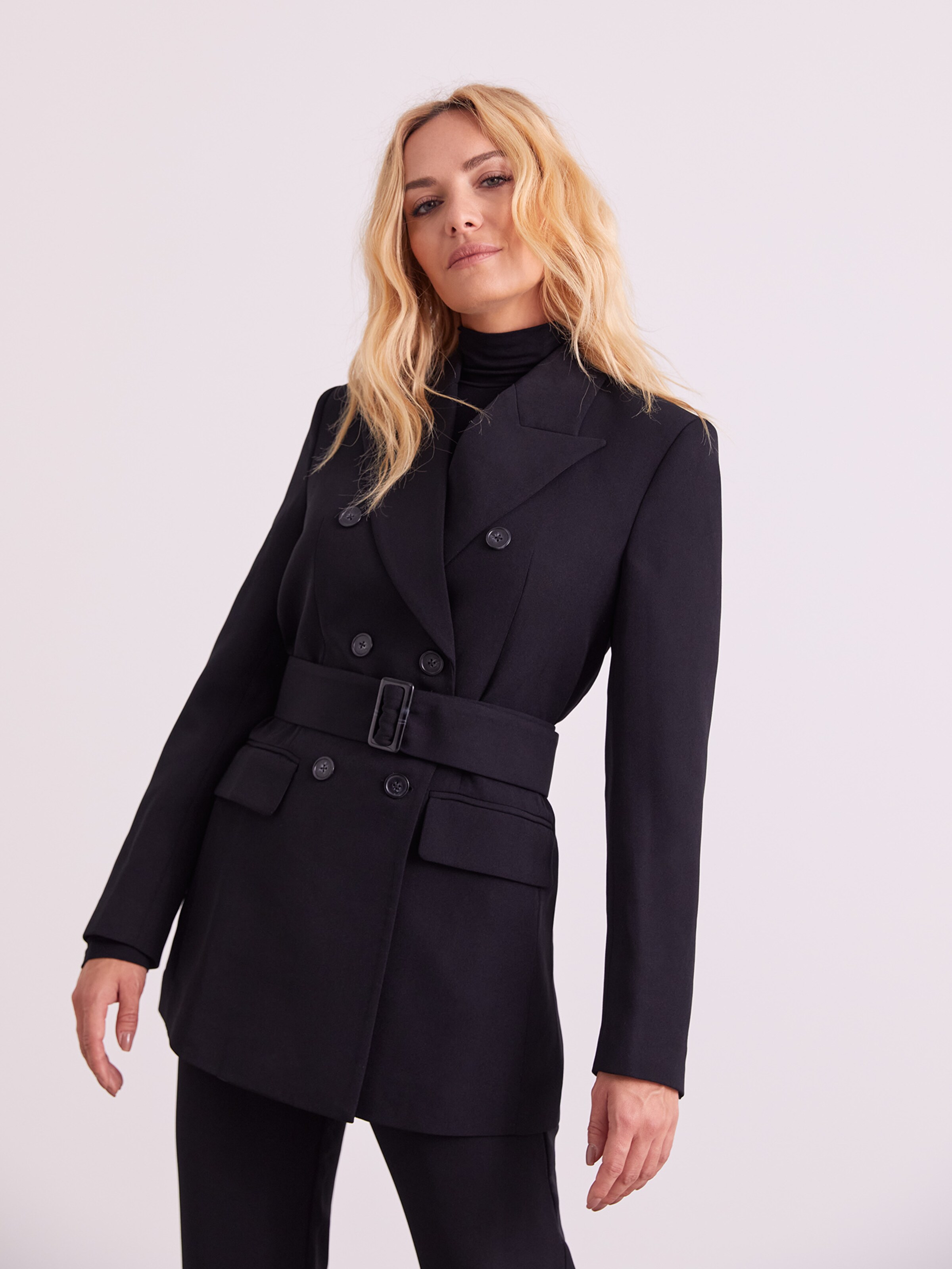 Frauen Blazer x Iconic by Tatiana Kucharova Blazer 'Nadia' in Schwarz - GN78072 Frauen Blazer x Iconic by Tatiana Kucharova Blazer 'Nadia' in Schwarz - GN78072