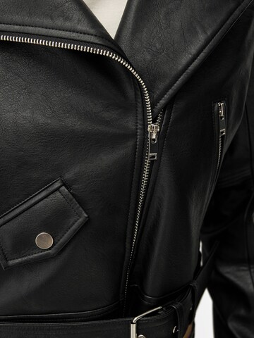 Giacca di mezza stagione di Bershka in nero