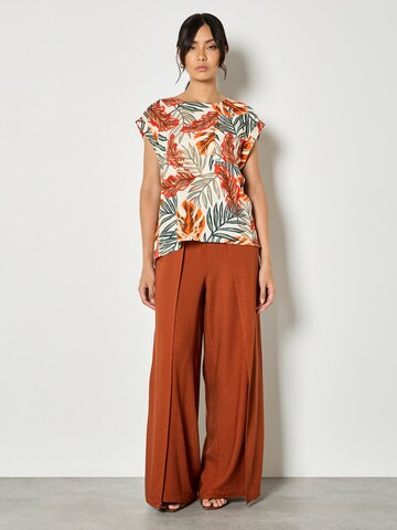 Haut ' ' Apricot en vert : devant