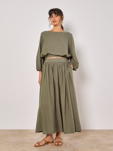 Apricot Skirt ' ' in Green: front