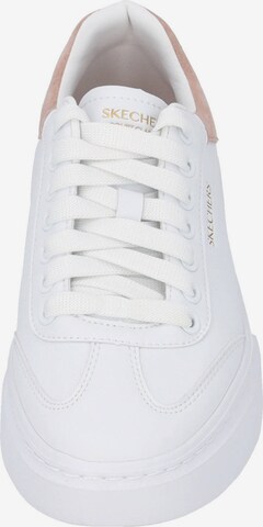 Baskets basses '185060' SKECHERS en blanc