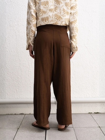 Giesto Loosefit Broek in Bruin