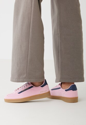 BRITISH KNIGHTS Sneaker low 'Revival' i pink
