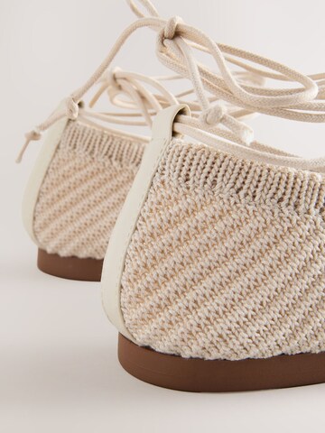 Next Ballerina värissä beige